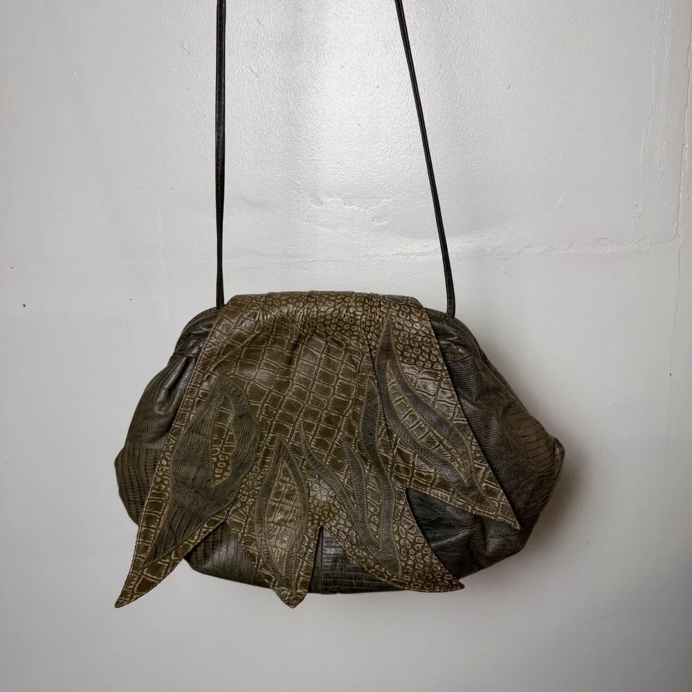 Vintage 90s Green Monstera Garden Leaf Flap Crossbody purse w long skinny handle